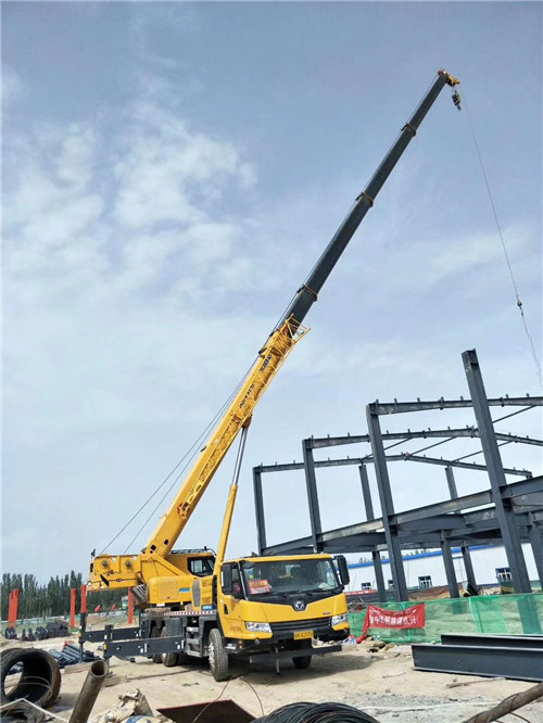 郑州市超高层建筑钢结构吊装案例